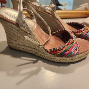 Cole Haan Wedge Espadrilles w/ gold strap Size 7